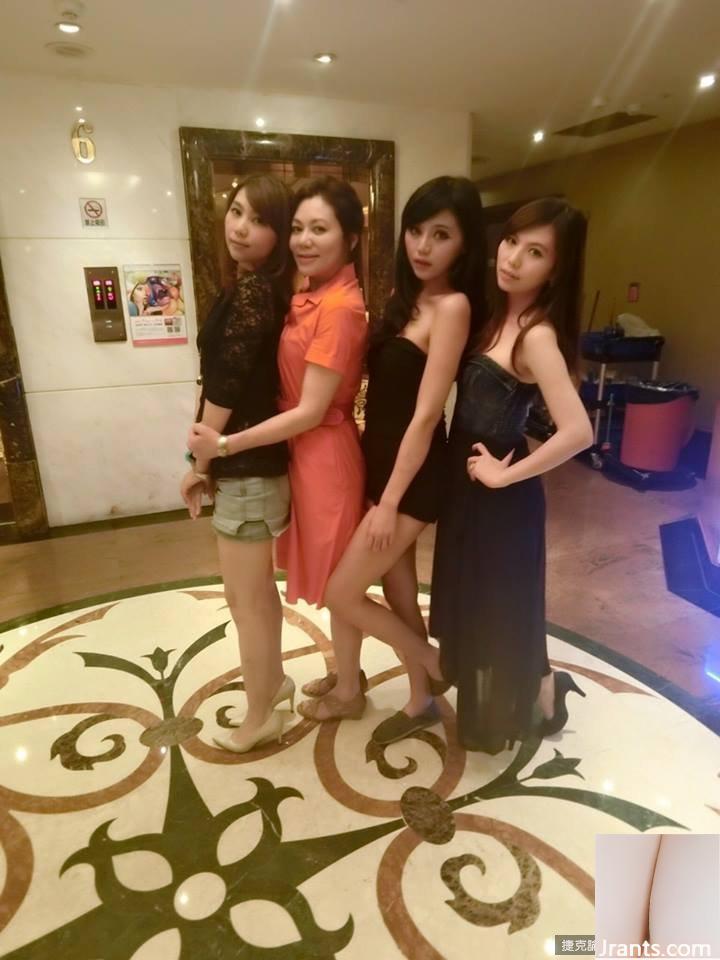 Cô gái có làn da trắng, dáng mảnh mai và đôi chân dài ~ Zhang Rongrong ~ bờ vai thon và bộ ngực thon, thật gợi cảm (61P) - Ảnh 32