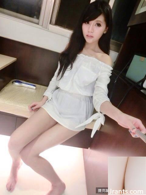 Cô gái có làn da trắng, dáng mảnh mai và đôi chân dài ~ Zhang Rongrong ~ bờ vai thon và bộ ngực thon, thật gợi cảm (61P) - Ảnh 52