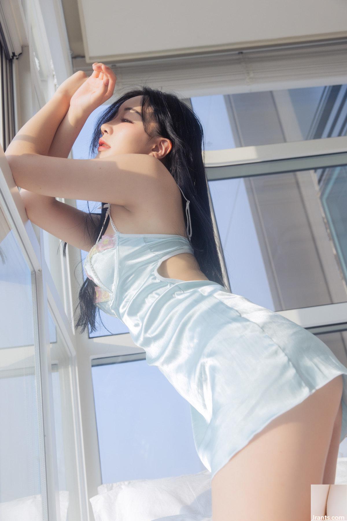 (Friya) Đôi chân và dáng người đẹp đến mê hồn (54P)