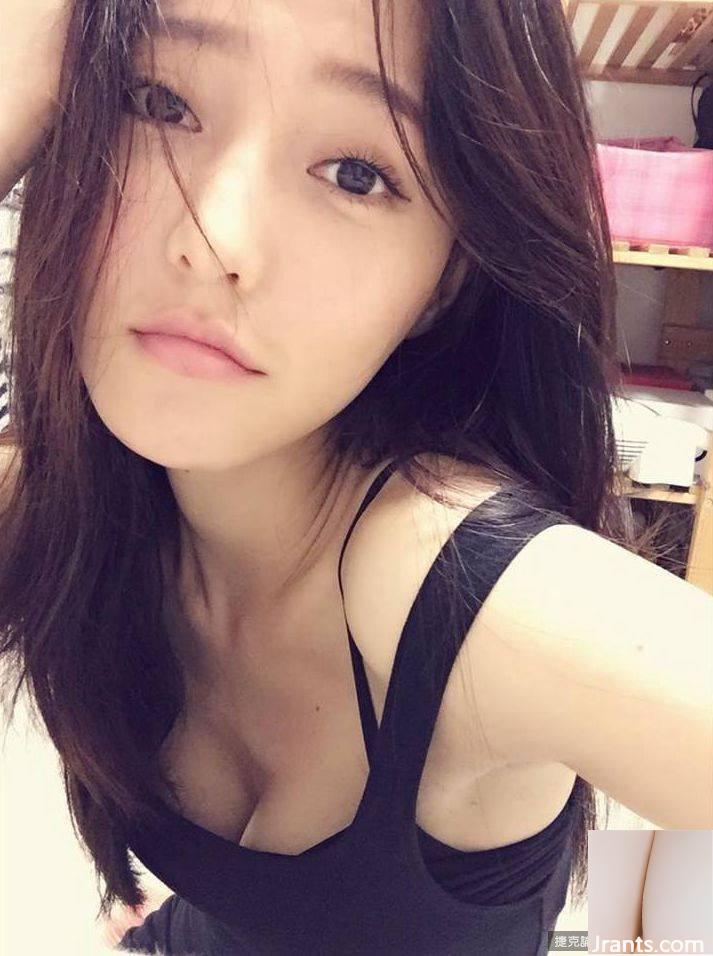 ~Mico Zhang Weichun~ Selfie từ trên xuống dưới lộ rãnh đôi gợi cảm, siêu đẹp (21P)