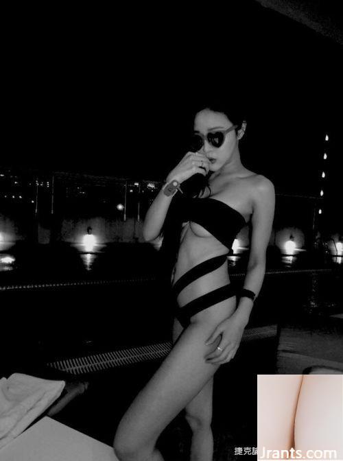 Bộ ảnh ép ngực gợi cảm của hot girl Lina quá sát thủ khiến dân tình phải xịt nước mũi (28P) - Ảnh 26