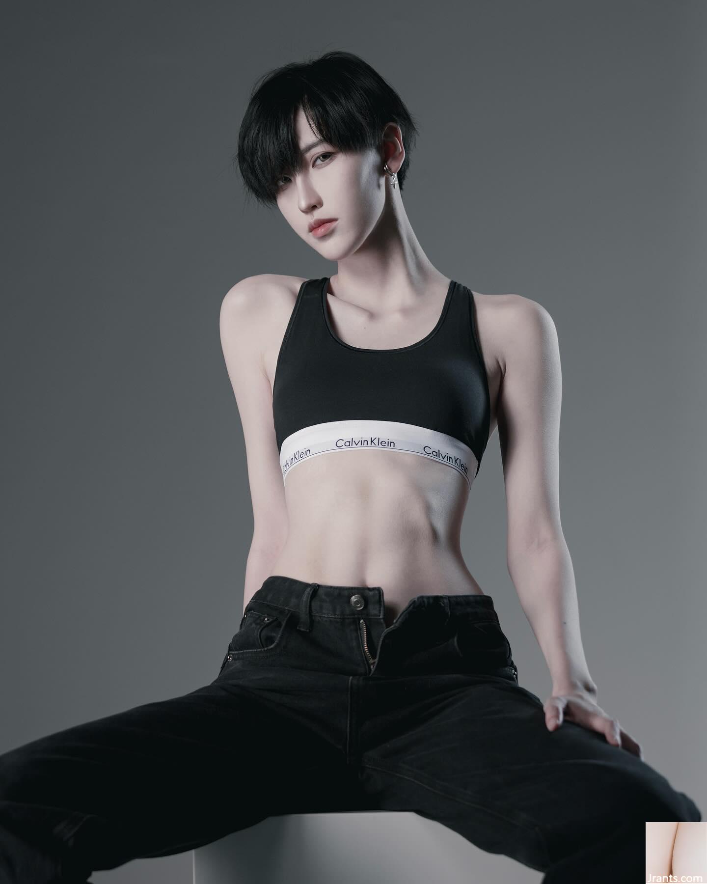 Cô gái ngực bự “ViKU Maolili” với đôi mắt to ngấn nước có thân hình đáng kinh ngạc (19P) - Ảnh 2