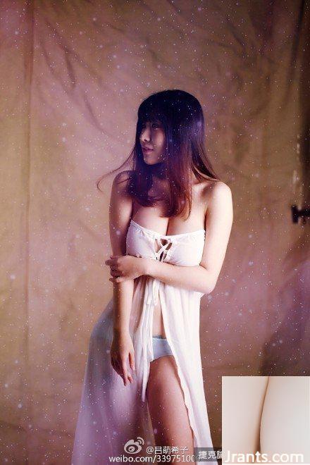 Trọng tài bể bơi xinh đẹp hung dữ nhất với bộ ngực cúp G ~ Lu Mengxizi (Lu Shuaixi) ~ Bức ảnh selfie ngực khủng mới nhất sắp bùng nổ!! - Ảnh 8