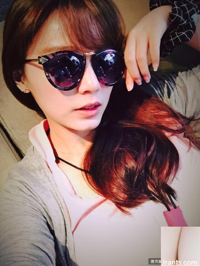 Em yêu Xiaoya ~ mặc bộ đồ ngủ sexy khoét sâu bắt mắt trước khi đi ngủ, thật bắt mắt!! (52P) - Ảnh 26