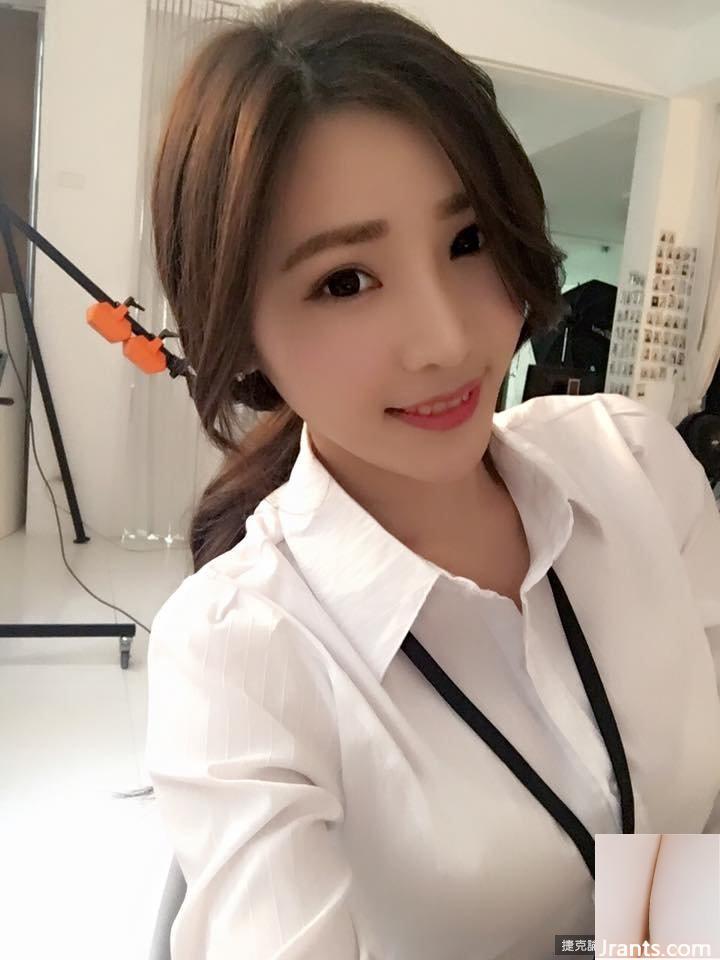 Nữ giáo viên ngực D gợi cảm ~Vivi Xu Wei'an (27P) - Ảnh 2