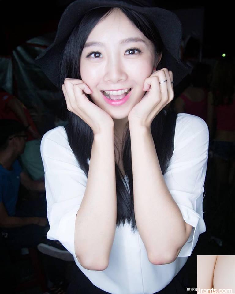 Nữ thần hội chợ (Zeng Tian) dùng băng dính bóp ngực to và thay quần áo, ngực bị đứt và cô hét lên đau đớn (28P) - Ảnh 11