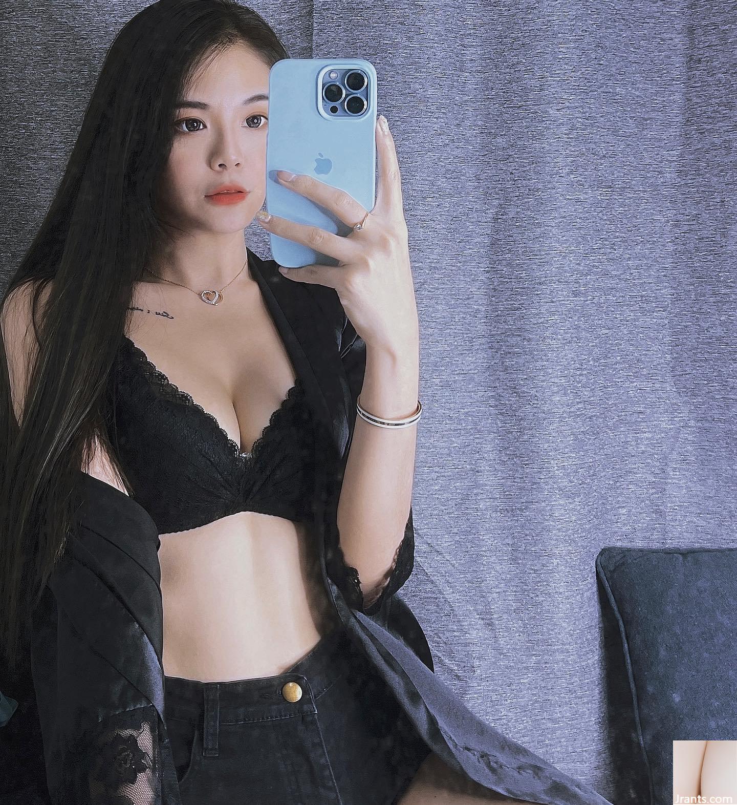 Đôi chân nóng bỏng và xinh đẹp “jesly_jojo” có đường cong đầy đặn dưới vẻ ngoài dễ thương và quyến rũ (19P) - Ảnh 11