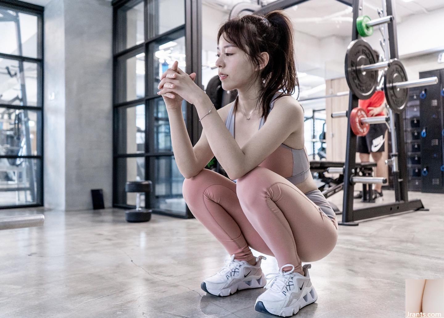 Bộ ngực trắng nõn và dịu dàng “Ruby_Lin” cùng khe ngực đầy đặn khiến người ta chảy nước dãi mũi và không thể rời mắt (11P - Ảnh 10