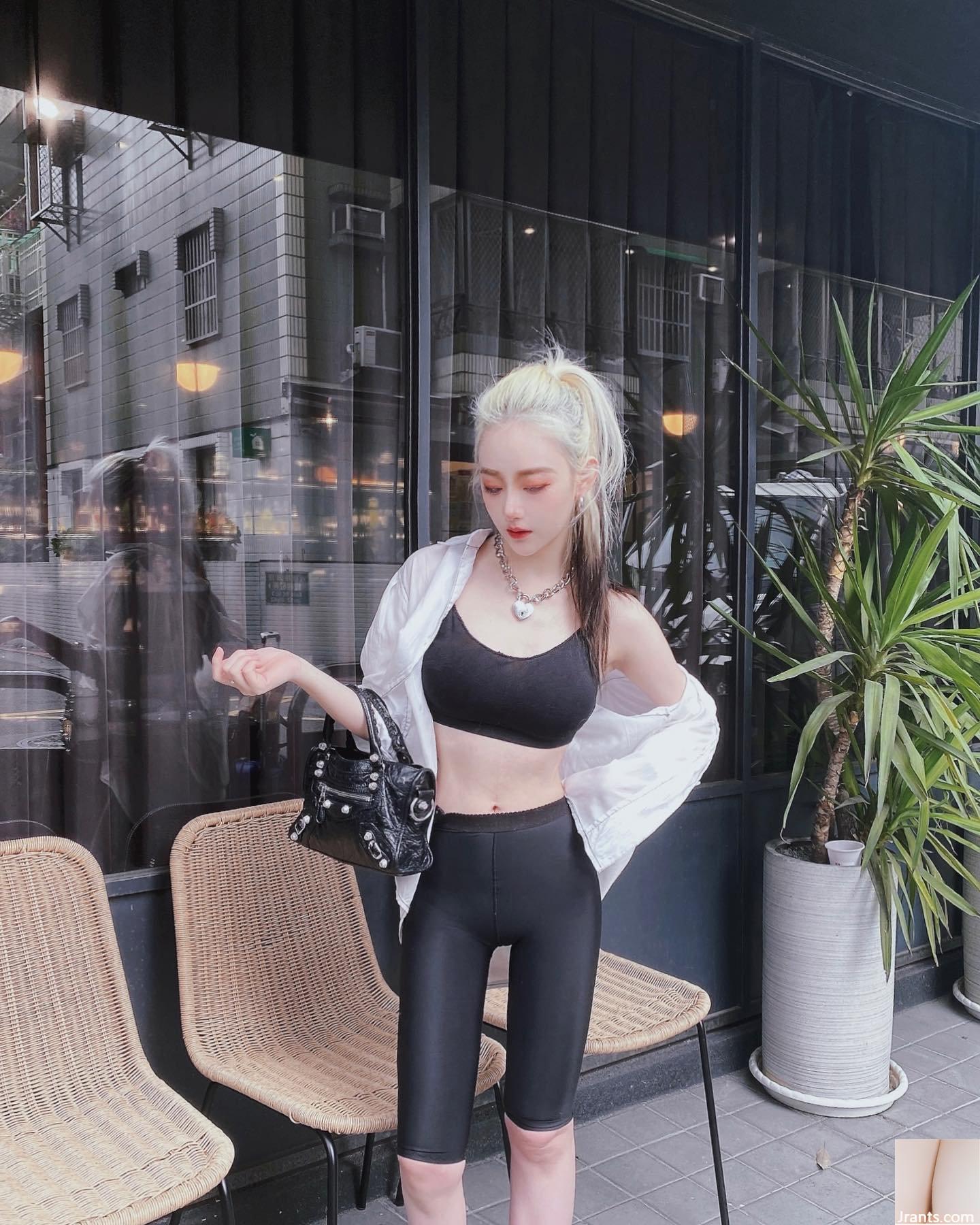 Cô gái ngực khủng “Elsa Ko” có dáng người cực chuẩn và máu sôi sục. Cô ấy thật nóng bỏng và quyến rũ. - Ảnh 4