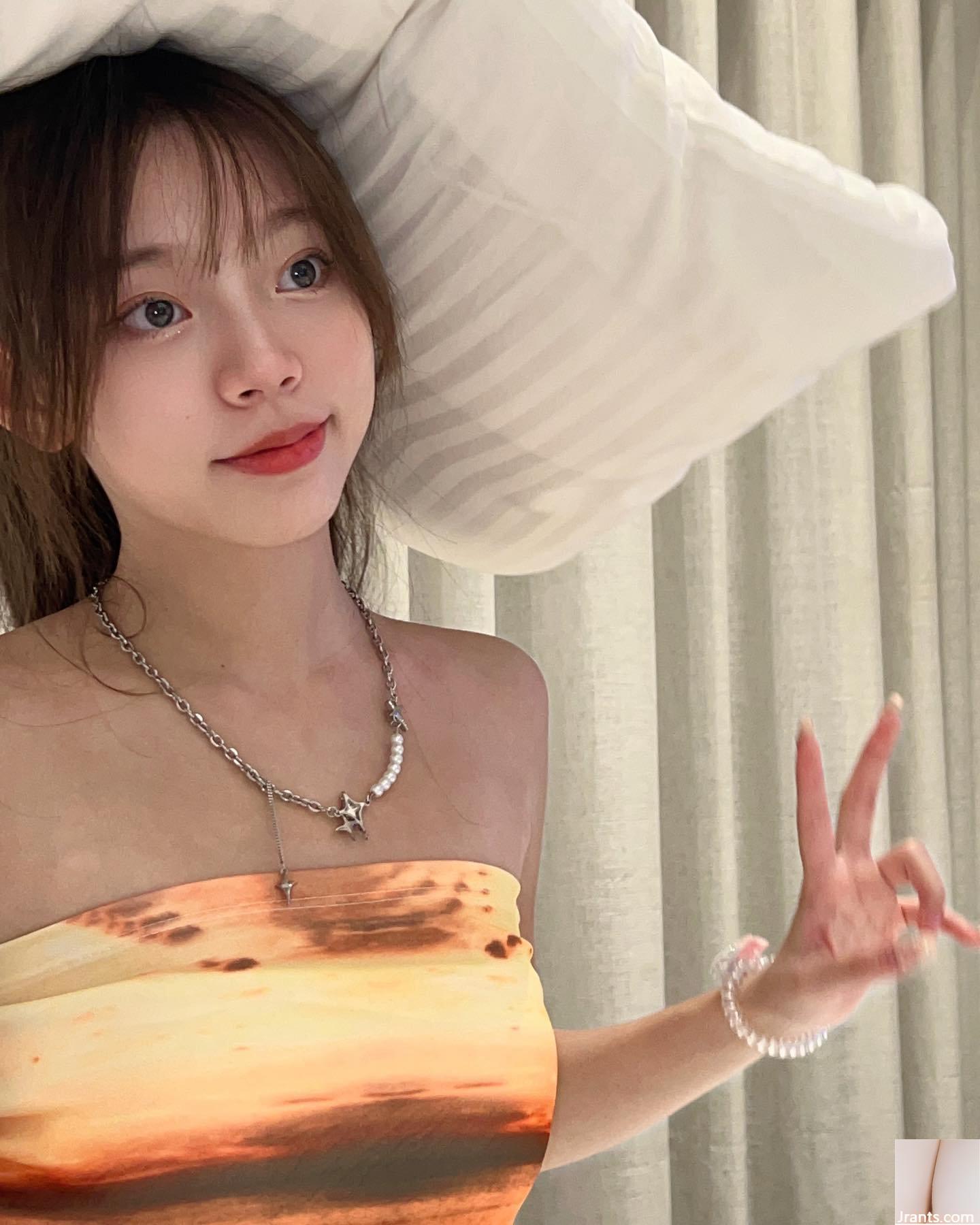 Hot girl “vicky__04.21” có biểu cảm ngây thơ, dễ thương khiến người ta mê mẩn! - Ảnh 8