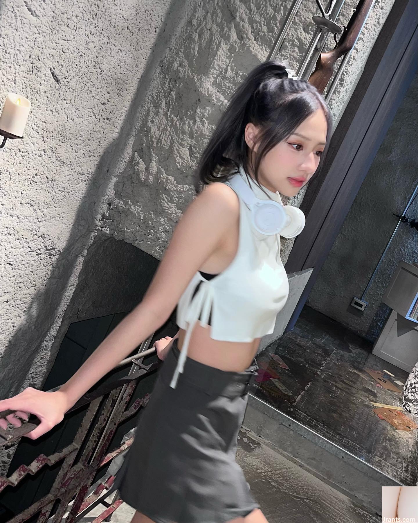 “Ghost Crystal Cai Cai CC” có dáng người chuẩn, trông rất nóng bỏng và quyến rũ. - Ảnh 15