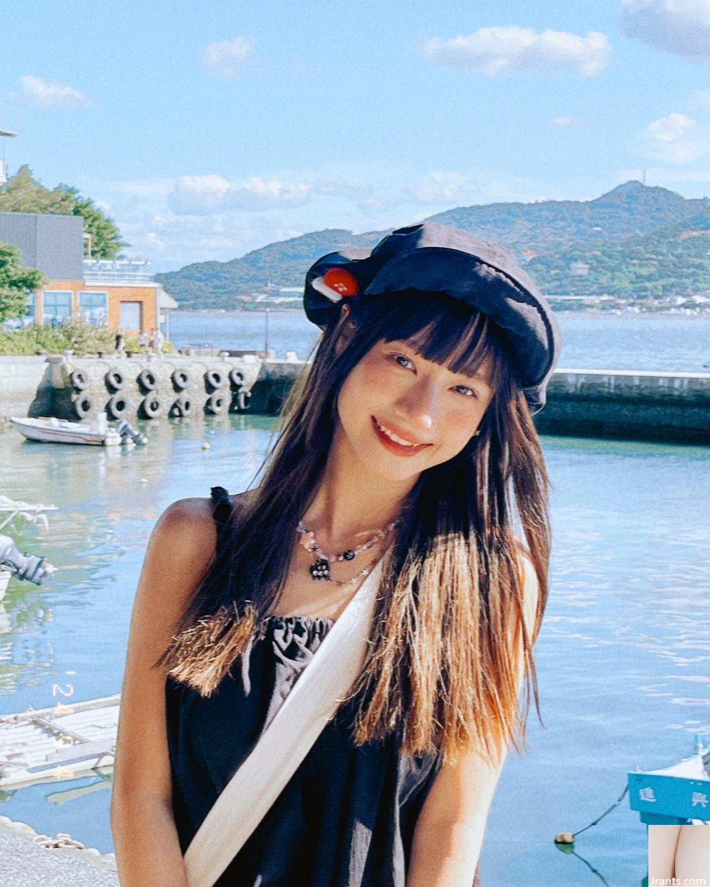 “Ghost Crystal Cai Cai CC” có dáng người chuẩn, trông rất nóng bỏng và quyến rũ. - Ảnh 2