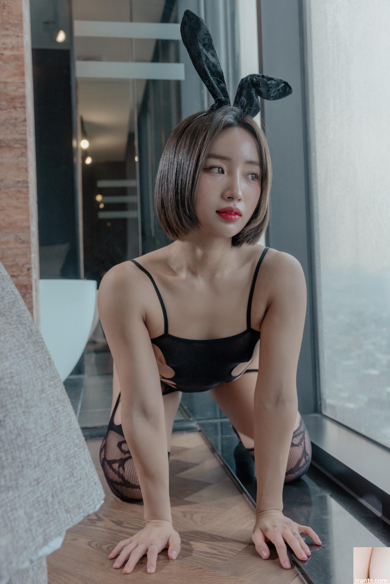 (SWEETBOX) Nữ hoàng chiến lợi phẩm – Vol.02 – Part.2 (98P) - Ảnh 22