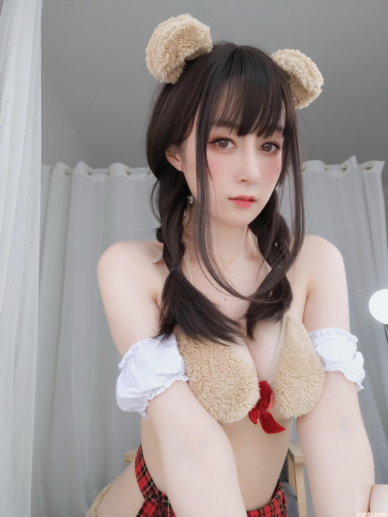 Bạc 81 “Cô gái gấu” Sức hút của tạp dề màu nude không thể ngăn cản (56P) - Ảnh 42