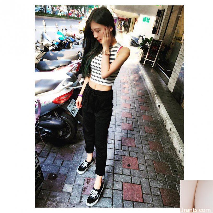 Cô gái ngọt ngào với bộ ngực đẹp cúp E ~ Zhang Zhumei ~ Dây vai tuột ra trong bức ảnh selfie, gợi cảm đến mức khơi dậy trí tưởng tượng (36P) - Ảnh 10