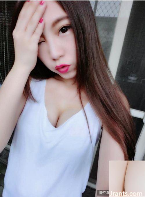Cô gái ngọt ngào với bộ ngực đẹp cúp E ~ Zhang Zhumei ~ Dây vai tuột ra trong bức ảnh selfie, gợi cảm đến mức khơi dậy trí tưởng tượng (36P) - Ảnh 29