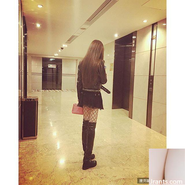 Hot girl Tracy cực kỳ kiêu ngạo và dữ tợn với đôi chân đẹp (101P) - Ảnh 15