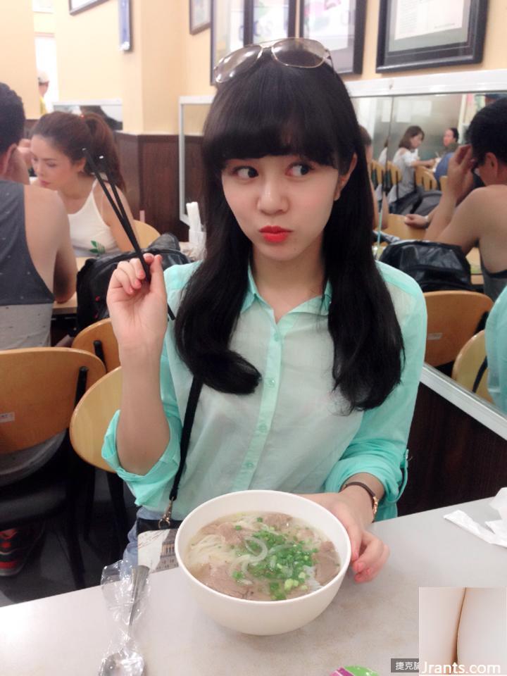 Nữ tiếp viên ~ Elly Tseng ~ Một đôi chân thon dài + bikini gợi cảm và nóng bỏng (24P) - Ảnh 18