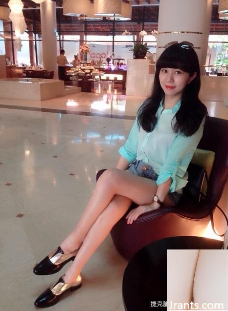 Nữ tiếp viên ~ Elly Tseng ~ Một đôi chân thon dài + bikini gợi cảm và nóng bỏng (24P) - Ảnh 20