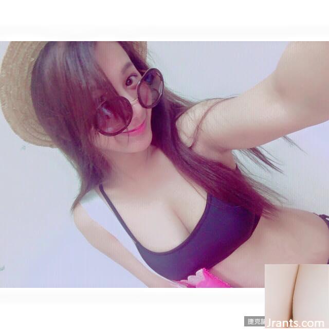 Hot girl ngực 34F ~ Huang Jiawen ~ Váy ngực khủng đang ngồi trên ghế sofa và bộ ngực khủng sắp lộ ra ngoài (10P) - Ảnh 3