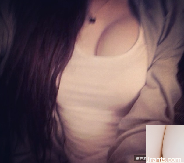 Hot girl ngực 34F ~ Huang Jiawen ~ Váy ngực khủng đang ngồi trên ghế sofa và bộ ngực khủng sắp lộ ra ngoài (10P) - Ảnh 6