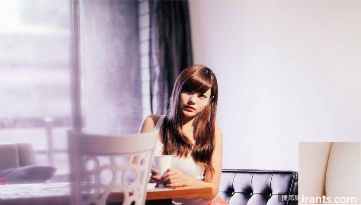 Người yêu gợi cảm 34D ~ Chen Wei ~ selfie bộ ngực căng tròn trong bộ bikini màu xanh (37P) - Ảnh 11