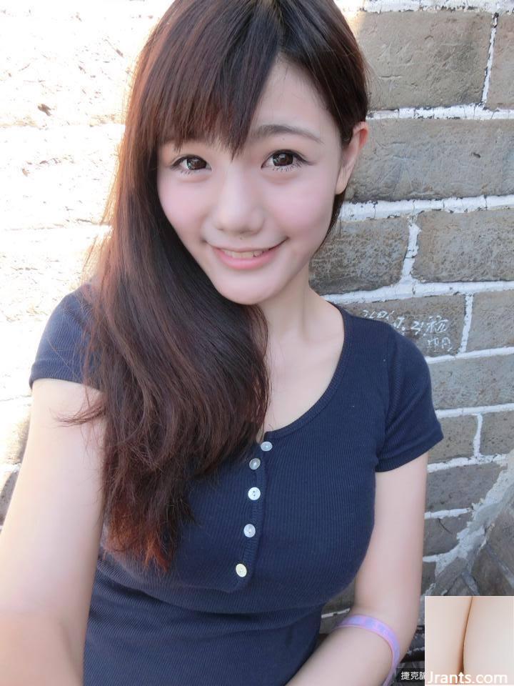 Người yêu gợi cảm 34D ~ Chen Wei ~ selfie bộ ngực căng tròn trong bộ bikini màu xanh (37P) - Ảnh 22