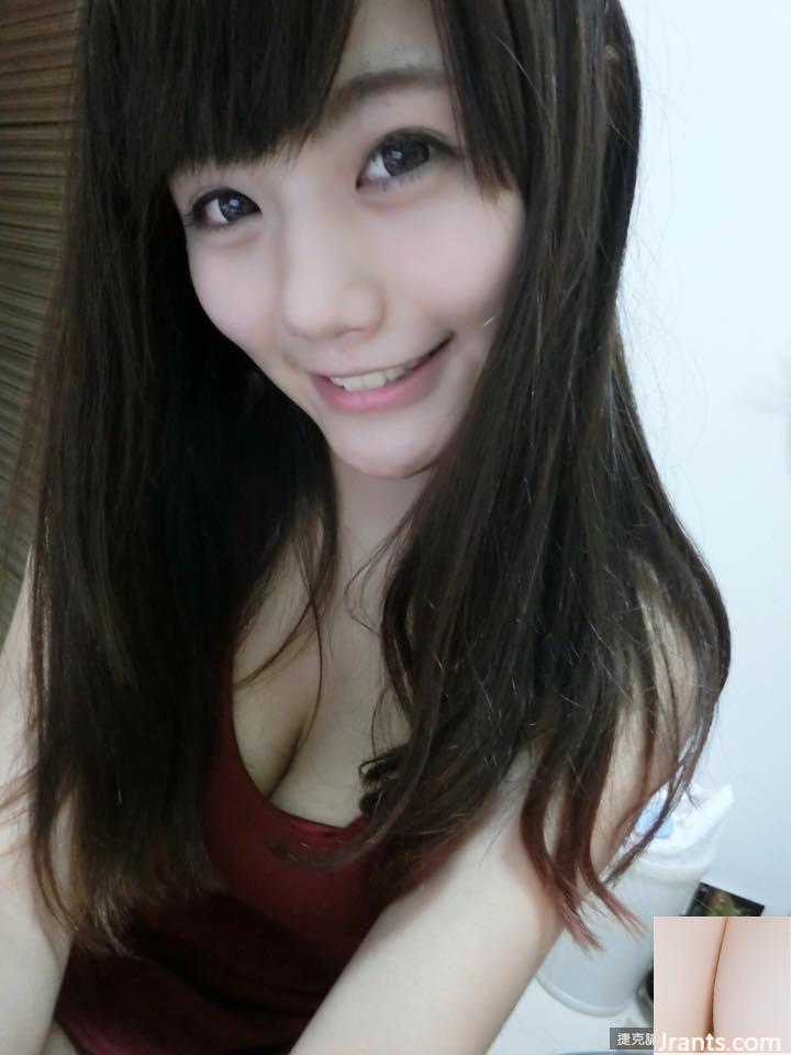 Người yêu gợi cảm 34D ~ Chen Wei ~ selfie bộ ngực căng tròn trong bộ bikini màu xanh (37P) - Ảnh 23