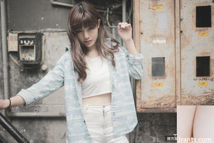 Người yêu gợi cảm 34D ~ Chen Wei ~ selfie bộ ngực căng tròn trong bộ bikini màu xanh (37P) - Ảnh 4