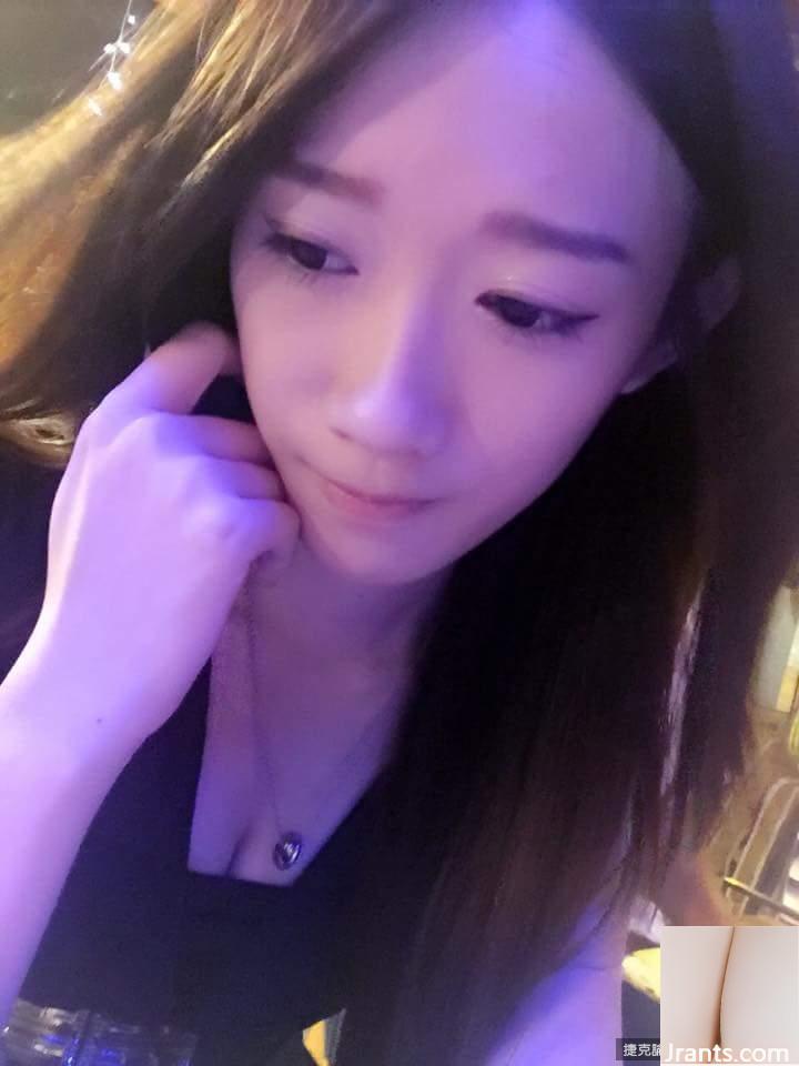 Xiaoxue (Lv Xueyun)~ Đôi chân trắng nõn gợi cảm, thon thả và nguy hiểm, ánh xuân thật quyến rũ (29P) - Ảnh 11