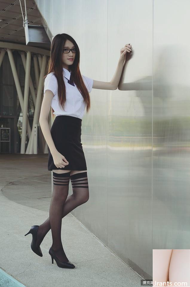 Xiaoxue (Lv Xueyun)~ Đôi chân trắng nõn gợi cảm, thon thả và nguy hiểm, ánh xuân thật quyến rũ (29P) - Ảnh 4