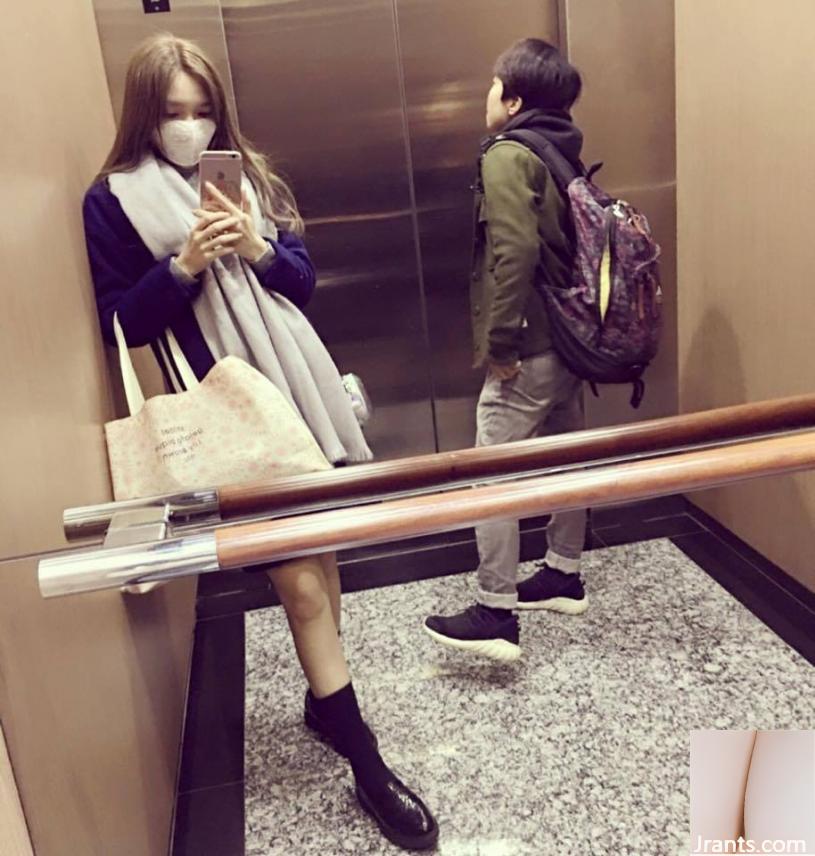 Cô gái xinh đẹp đến từ mương sâu có bộ ngực to và đẹp (54P) - Ảnh 21