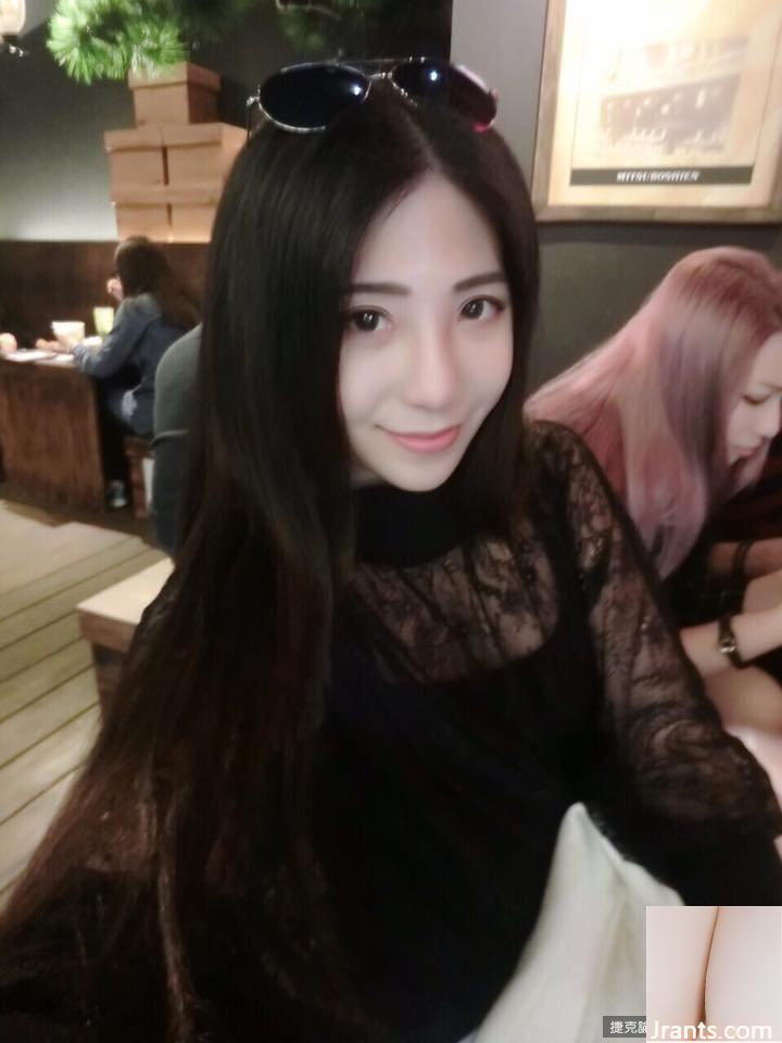 Hot girl nghiệp dư Sunshine ~ Xu Weiwei ~ Ảnh selfie khoét sâu gợi cảm trong công viên được bạn bè khen là dữ dằn (33P). - Ảnh 9