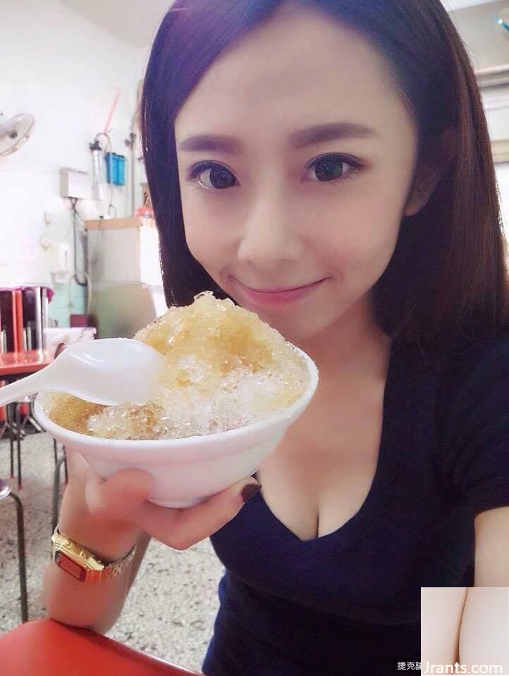 Cô chủ cửa hàng giày xinh đẹp có đôi mắt điện quyến rũ ~ Liao Ting ~ ngọt ngào ăn đậu đá và chụp ảnh trước ống kính, hiếm khi khoe vẻ gợi cảm của mình (60P