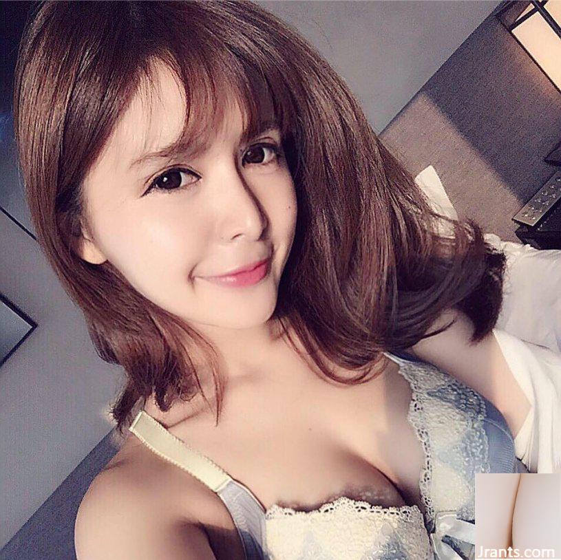 C sữa nắng ngọt ngào Madou~Qiu Aichen~tự sướng nóng bỏng trên giường (62P) - Ảnh 24