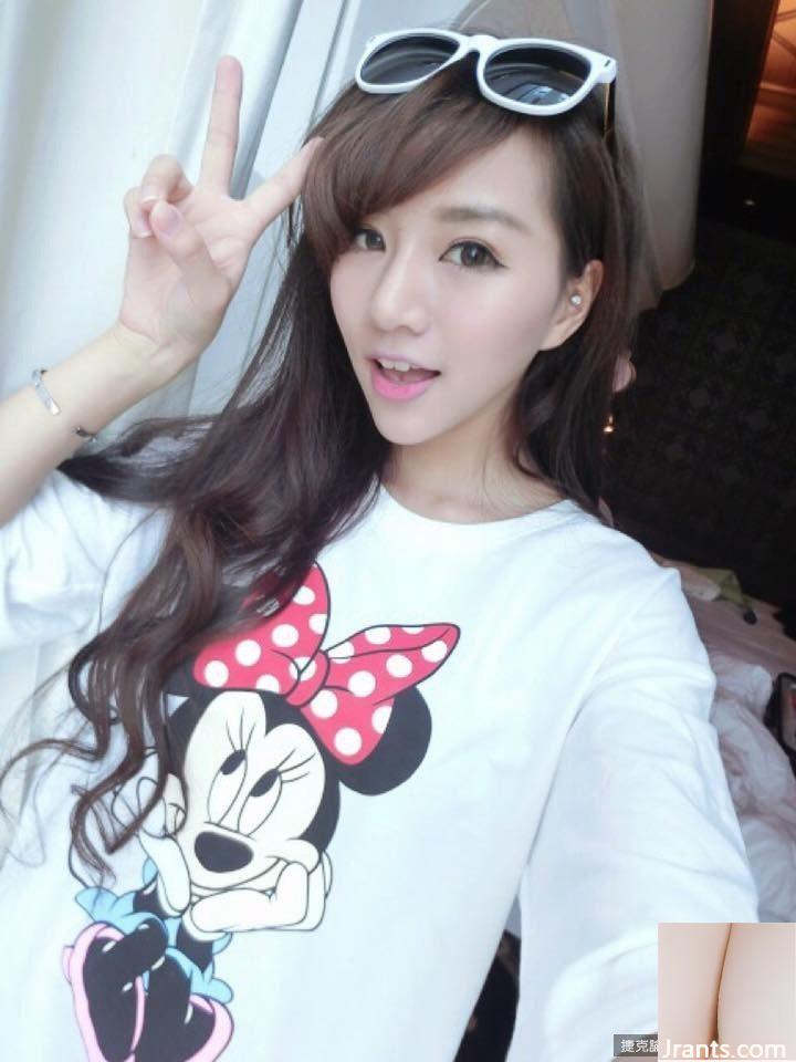 Cô em gái ngọt ngào gợi cảm Madou~Amber~ khoe ngực tại triển lãm (65P) - Ảnh 12