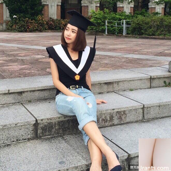 Cô gái tóc ngắn xinh đẹp ~Miars Liutzuhan~ selfie nóng bỏng trước thác nước với một dây đeo vai tuột ra trông càng quyến rũ hơn (29P - Ảnh 25