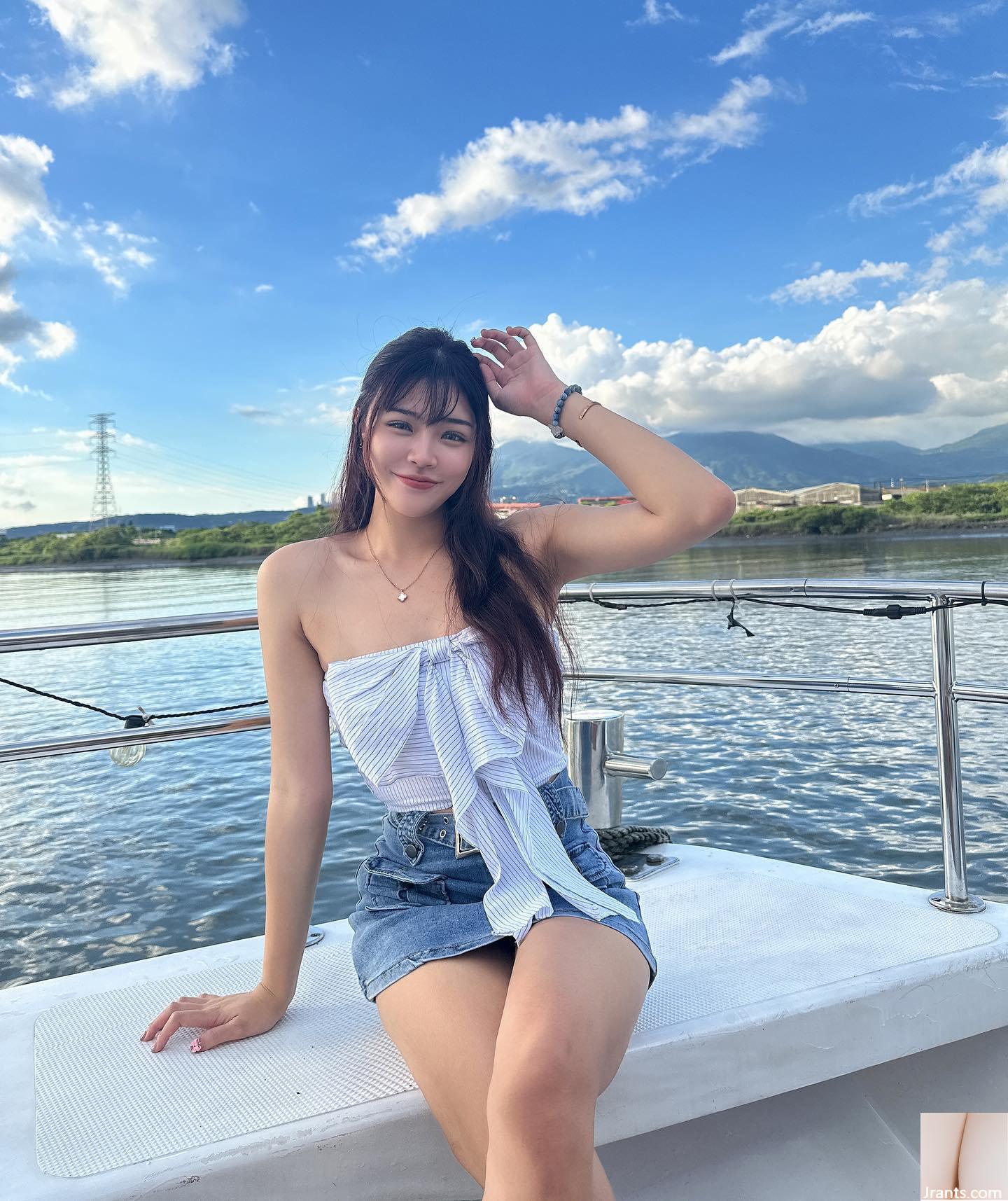 Những đường cong quyến rũ nhất dưới góc nhìn tà ác của mỹ nữ bó sát “Lin Lingling Slin” (17P)