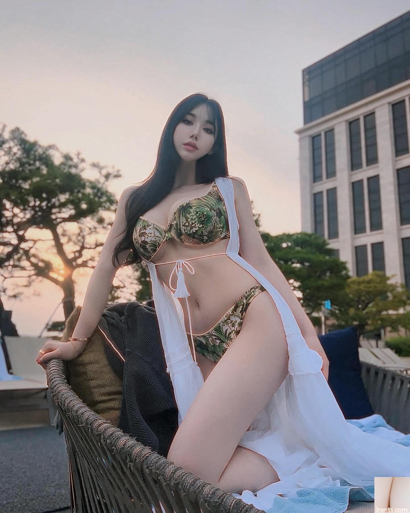 Cảnh nóng đôi ngực căng tròn gợi cảm khiến người ta phải ngoái nhìn (15P) - Ảnh 2