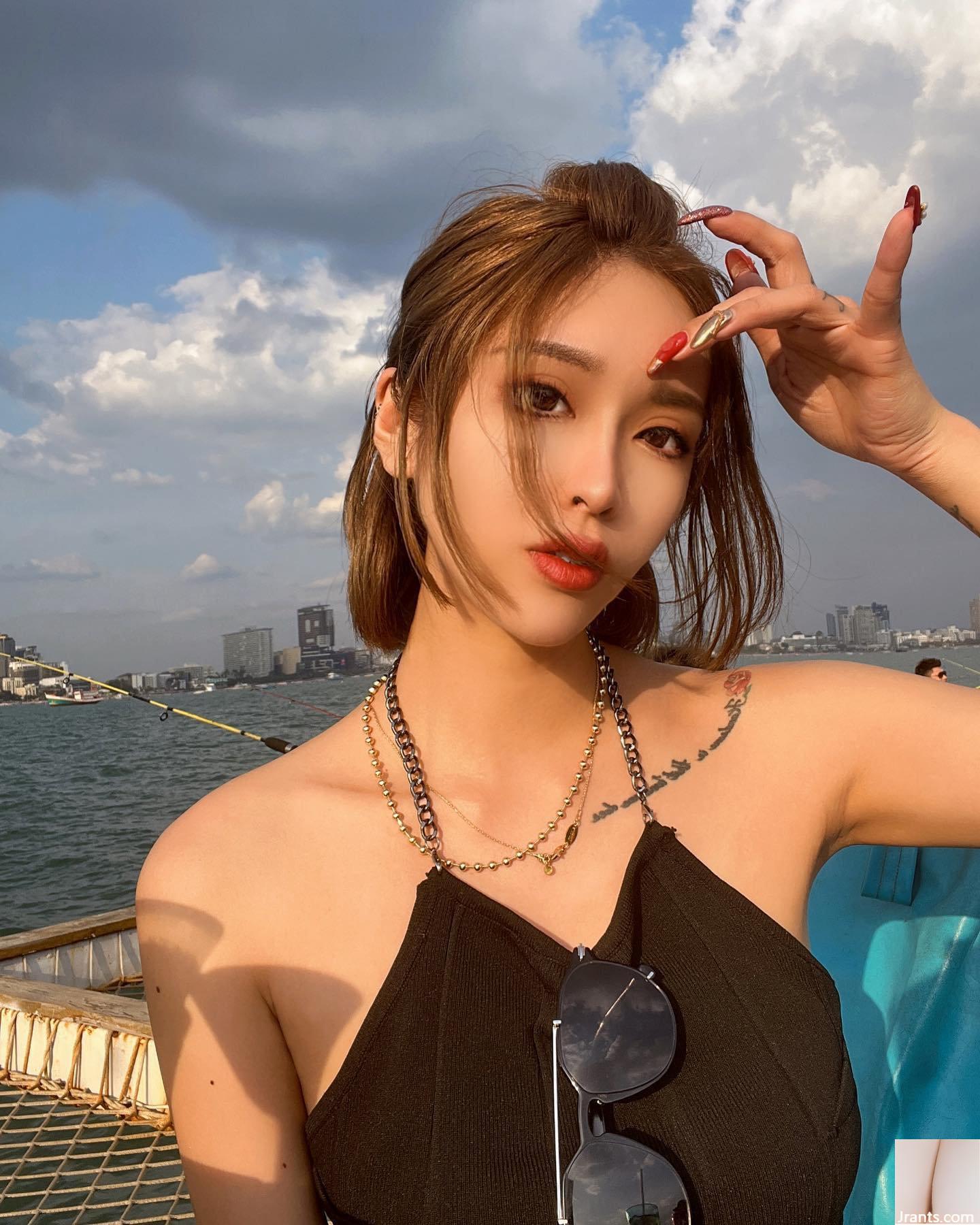 Người đẹp lai “Ruan Zhen N a na” có gương mặt lạnh lùng pha chút gợi cảm (15P)