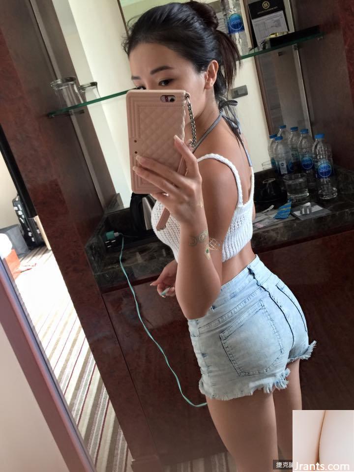 Các vũ công nóng bỏng của LuxyGirls~Yunyun~Thay bộ bikini bắt mắt trên bãi biển, mông siêu săn chắc và ngực săn chắc (25P) - Ảnh 18