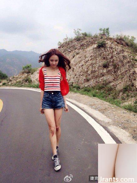 Người mẫu nhỏ nhắn với khí chất tươi tắn ~ Huang Yilin B (81P) - Ảnh 17