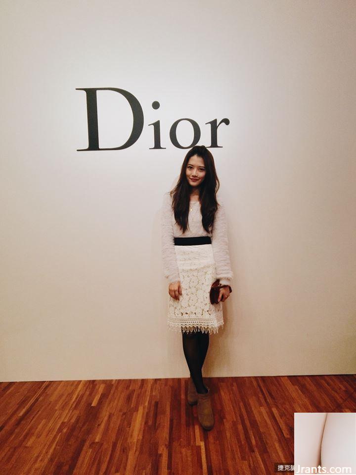 Nữ tiếp viên xinh đẹp của China Airlines ~Zoe Wang~ trông thật bắt mắt trong bộ bikini với những đường cong thon thả (49P) - Ảnh 10