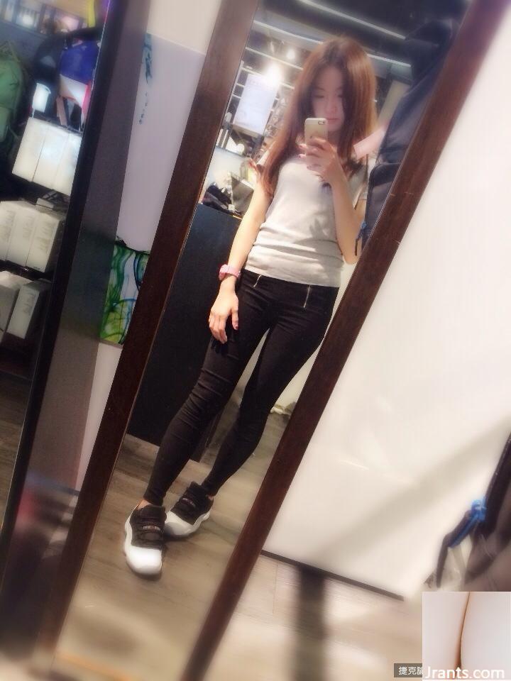 Nữ nhân viên xinh đẹp của Nike~Cao Manting~ (31P) - Ảnh 11