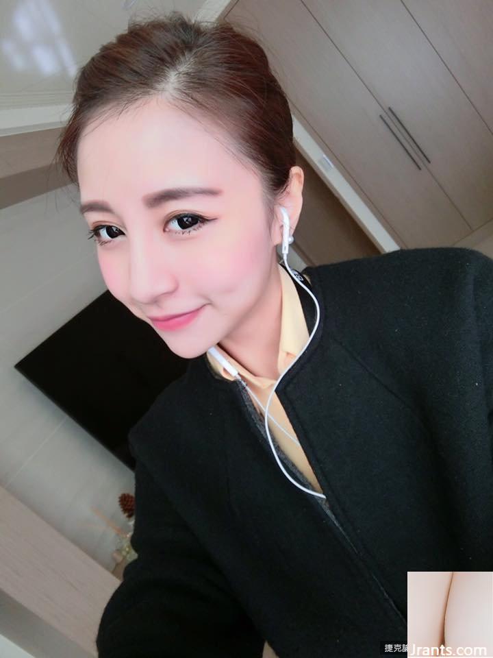 Nữ tiếp viên của Tiger Airways với đôi chân trắng ngần và khuôn mặt ngọt ngào ~ Rita Kao(Gao Yuwen)~ (53P) - Ảnh 2