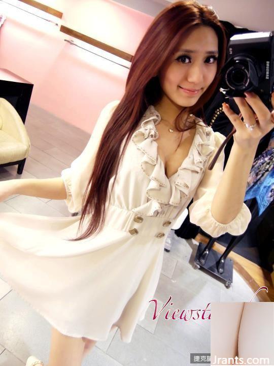 Cô chủ xinh đẹp ~ Yumi Liang ~ khoe sự nghiệp bắt mắt trong bộ trang phục chữ V khoét sâu của chính mình - Ảnh 2