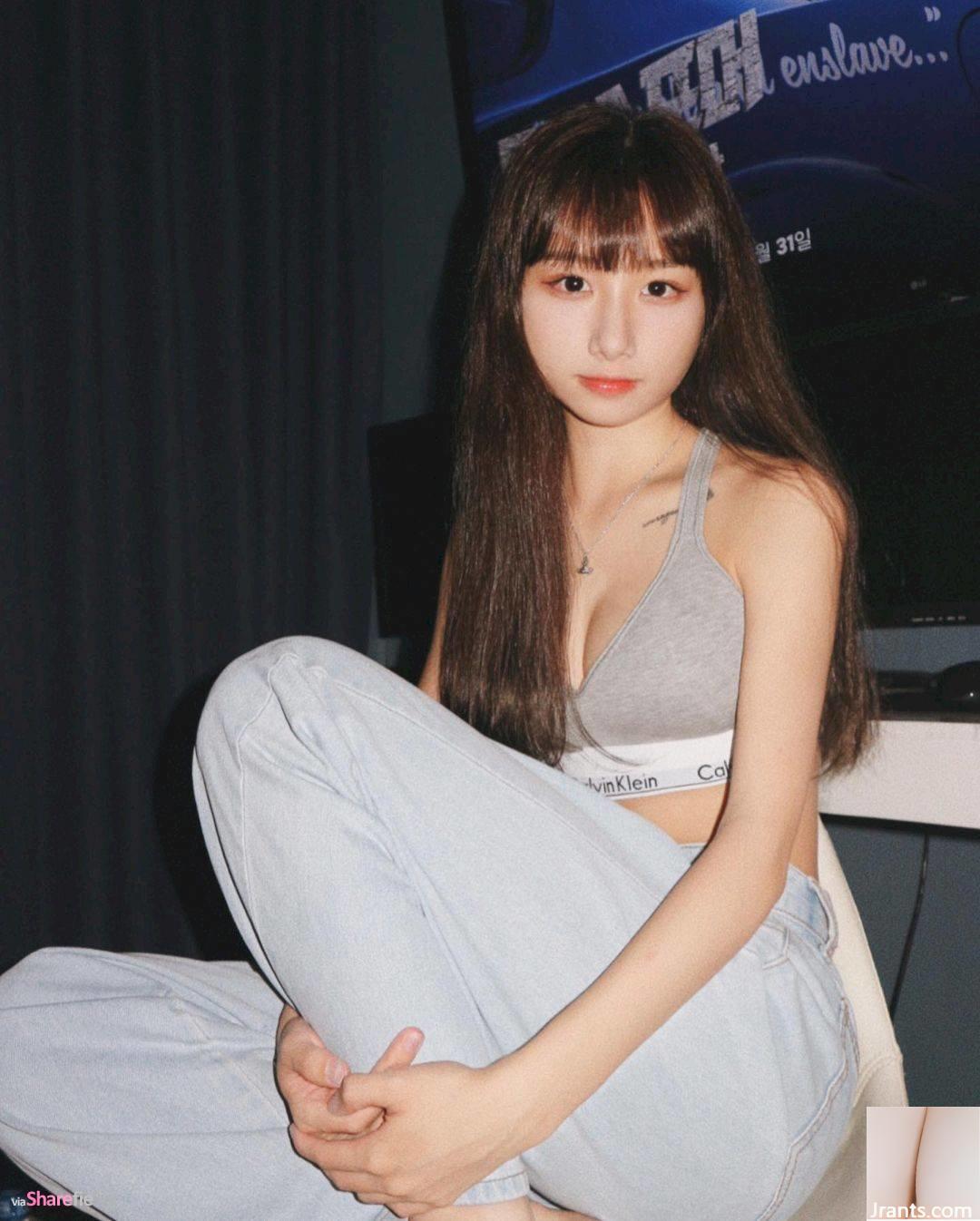 Cô gái xinh đẹp “christykon” đến từ Hong Kong ngọt ngào và dễ thương, với sự dễ thương của cô gái nhà bên và những đường cong cơ thể đều bắt mắt. - Ảnh 13