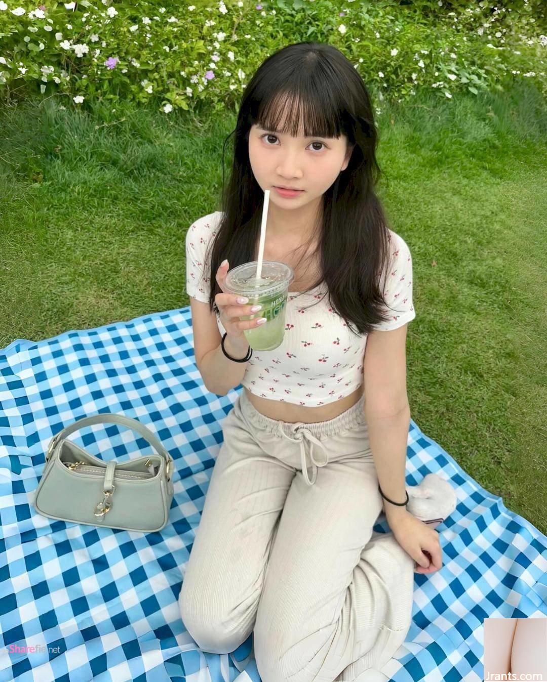 Zoe Yeung, cô gái xinh đẹp đến từ Hong Kong, có khuôn mặt ngọt ngào, dễ thương và dáng người dữ tợn - Ảnh 8