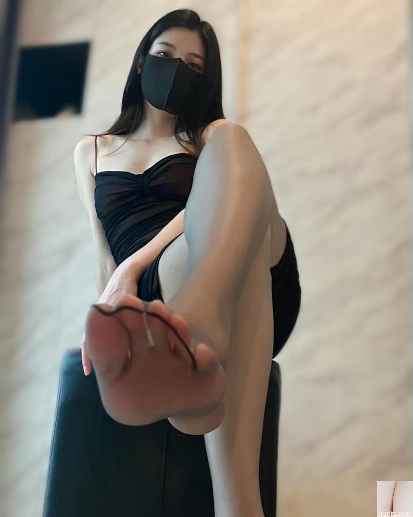 Top girl “Xiang Fei” có bộ ngực tròn và đẹp, tự hào với đường cong trắng như tuyết (21P) - Ảnh 4
