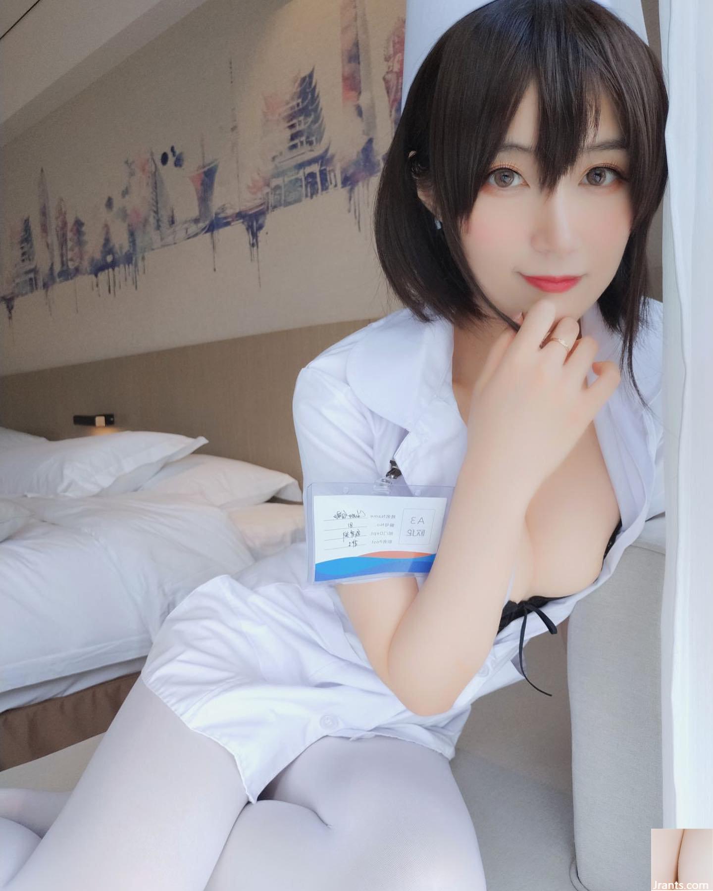 Nữ thần “Silver 81” không có điểm mù, khuôn mặt dù chụp thế nào cũng đẹp, bộ ngực khủng gợi cảm hút hồn (28P) - Ảnh 21